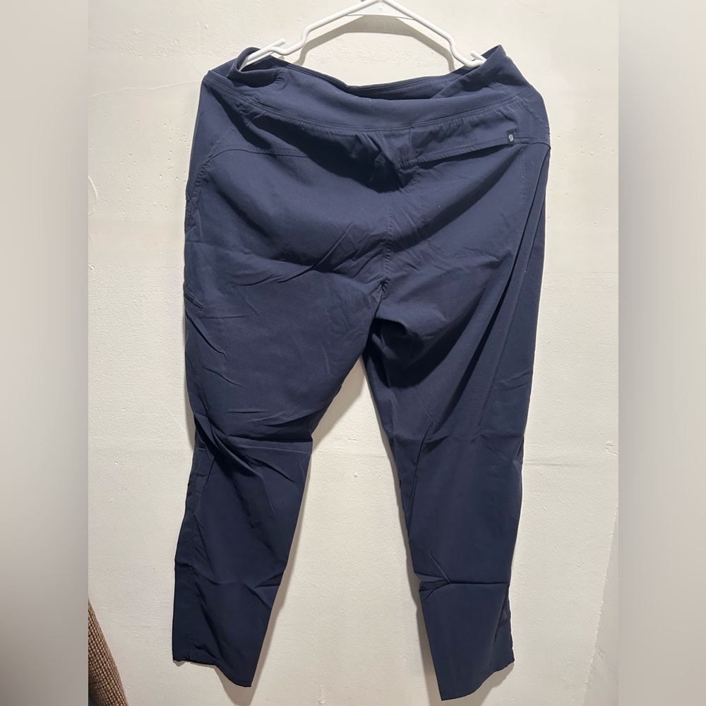 Women’s Mountain Hardware Dynama /2 Ankle Pants
